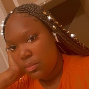 Meet your Posher, Valerie